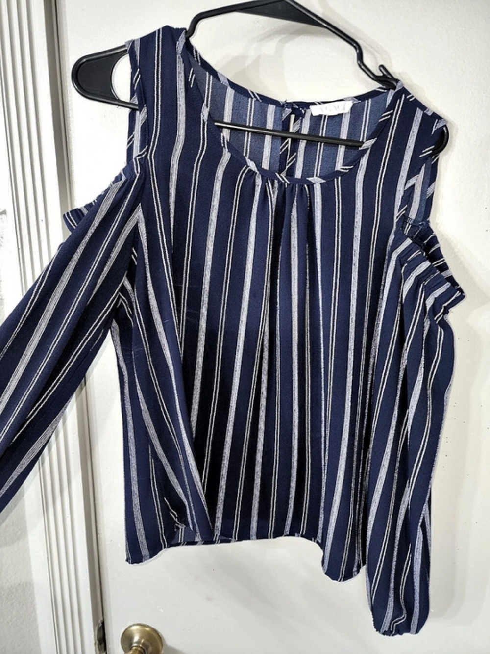 AGACI Romantic Elegant Style Striped Cold Shoulder Blouse in Blue & White